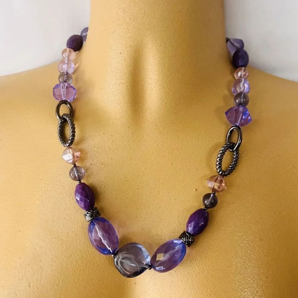 Vintage Necklace Lucite Purple Lavender Shades Icy Beaded Bead Silver 4544